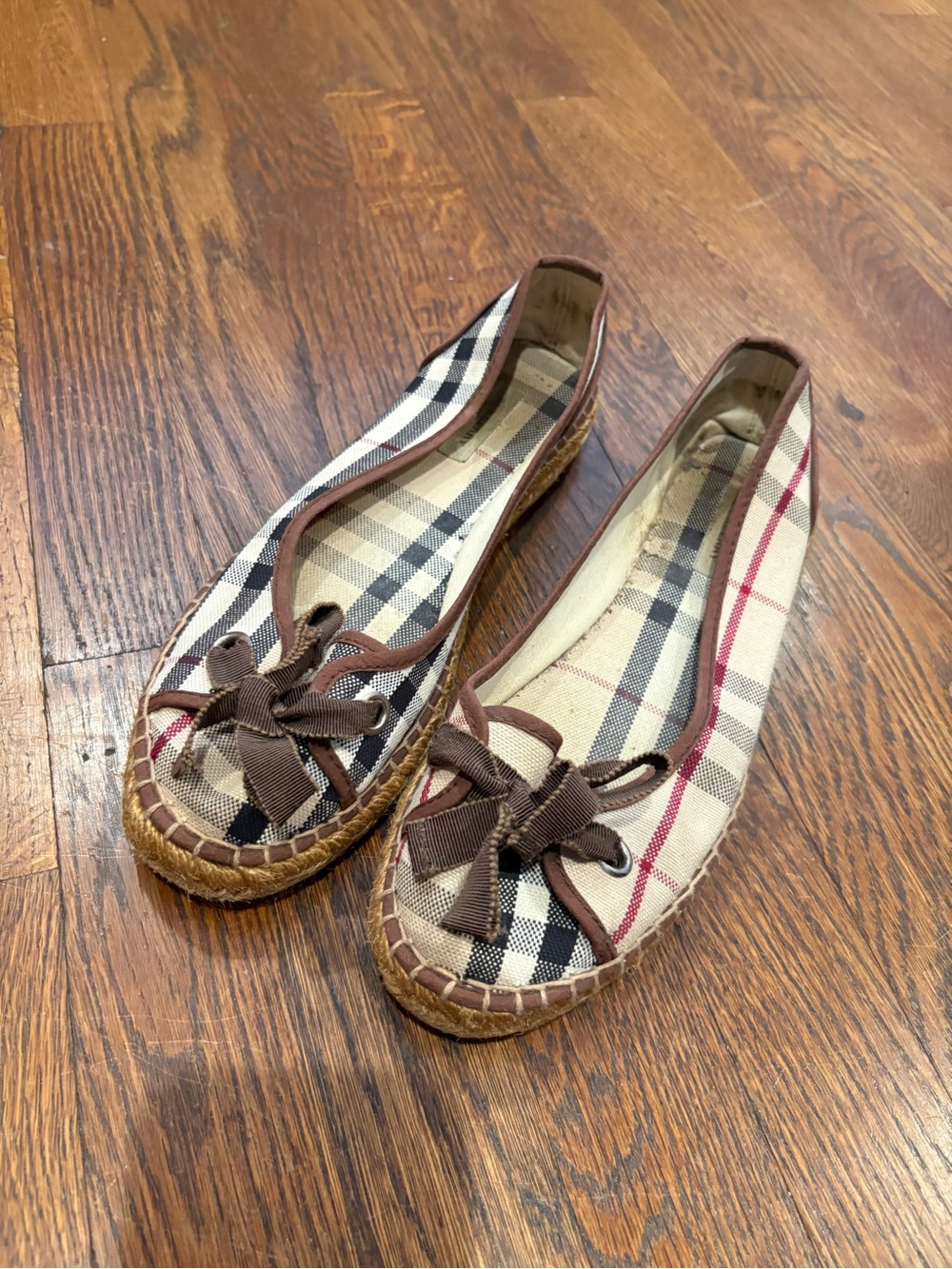 Burberry Beige Plaid Espadrille Flats with Brown Bow Trim - Picture 2 of 7